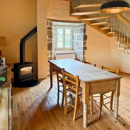 Calme, Charme & Nature Au Chateau D'anjony * Tournemire (Cantal)