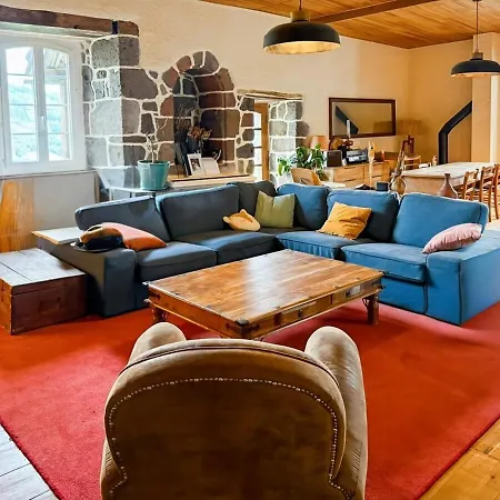 Calme, Charme & Nature Au Chateau D'anjony Tournemire (Cantal)