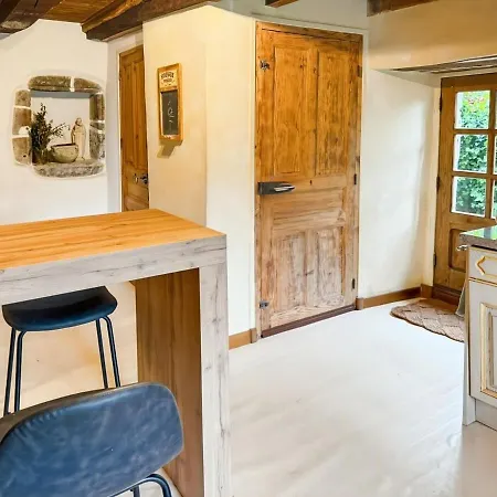 Calme, Charme & Nature Au Chateau D'anjony Tournemire (Cantal)