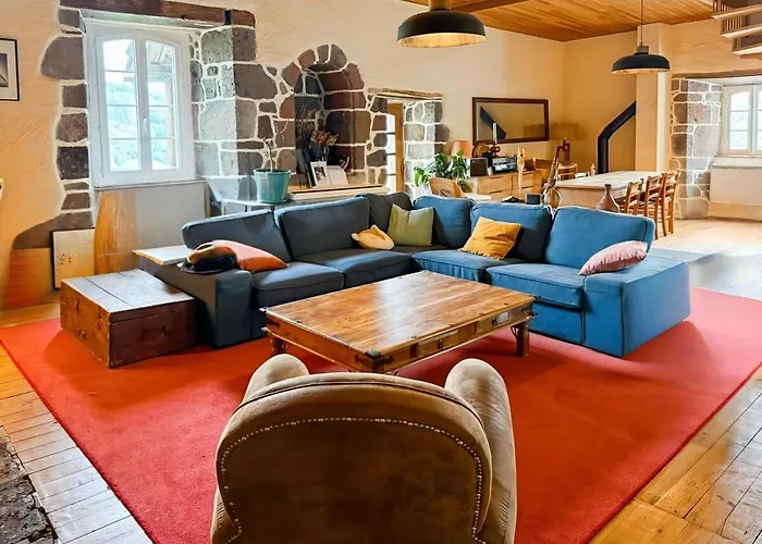 Calme, Charme & Nature Au Chateau D'anjony Tournemire (Cantal)