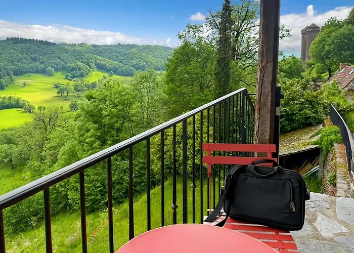 Feriehus Calme, Charme & Nature Au Chateau D'anjony *